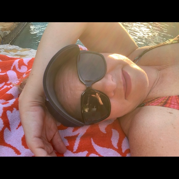 Meet your Posher, Adrienne - Picture 1 of 1